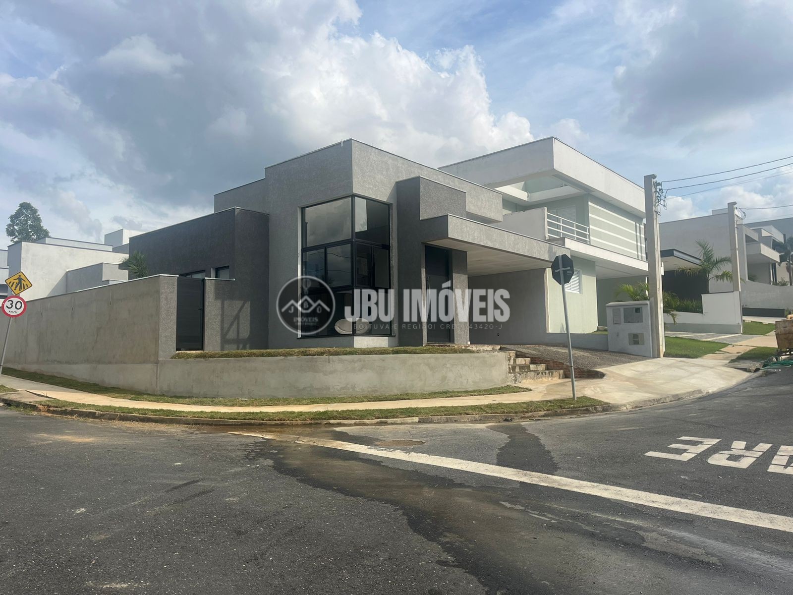 Casa com 3 suítes à venda, 196m² por R$ 1.700.000 – Condomínio Le France – Sorocaba/SP