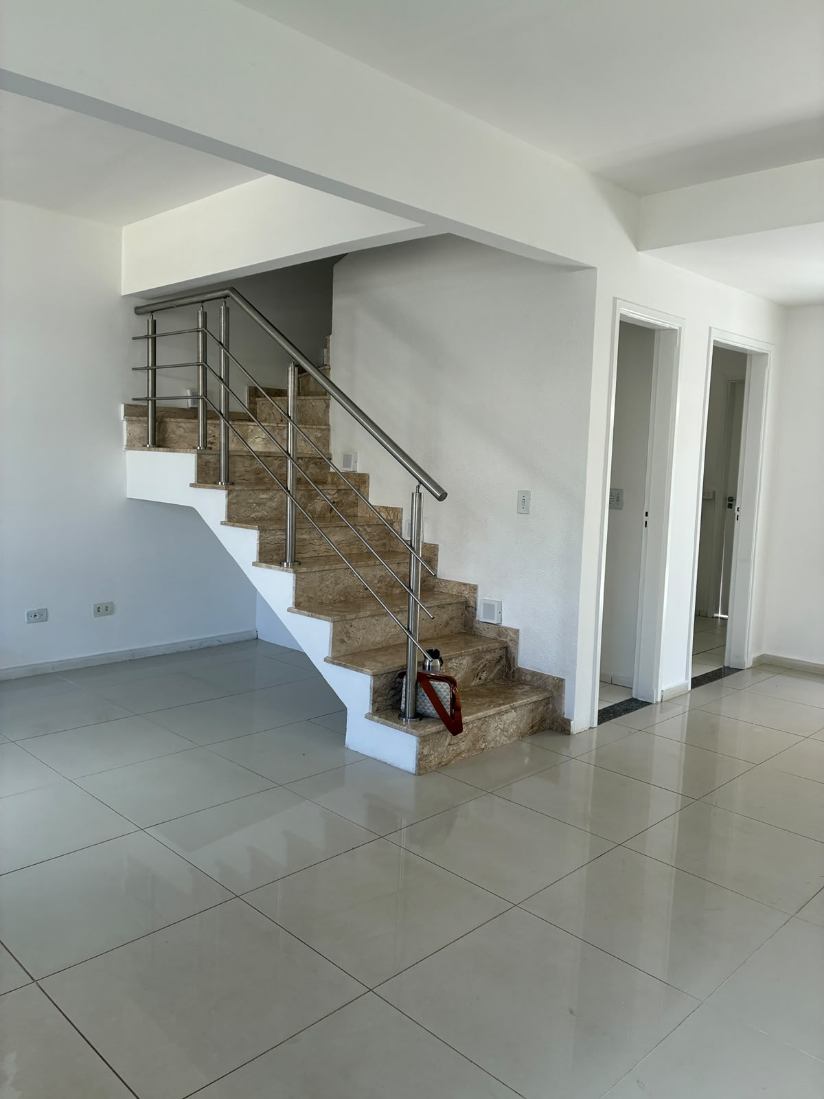 Casa em condomínio com 3 quartos, 92,52m², à venda por R$ 870.000,00 – Residencial Village Salermo – Vossoroca – Sorocaba/SP