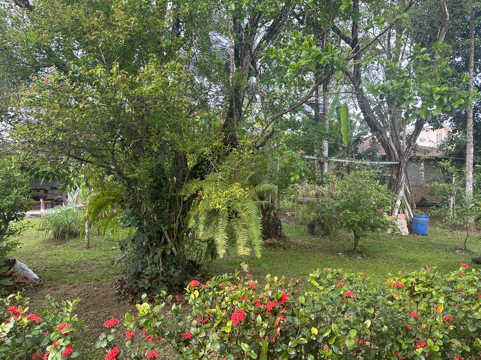 CASA VENDA - CLUBE CAMPO ALVORADA 