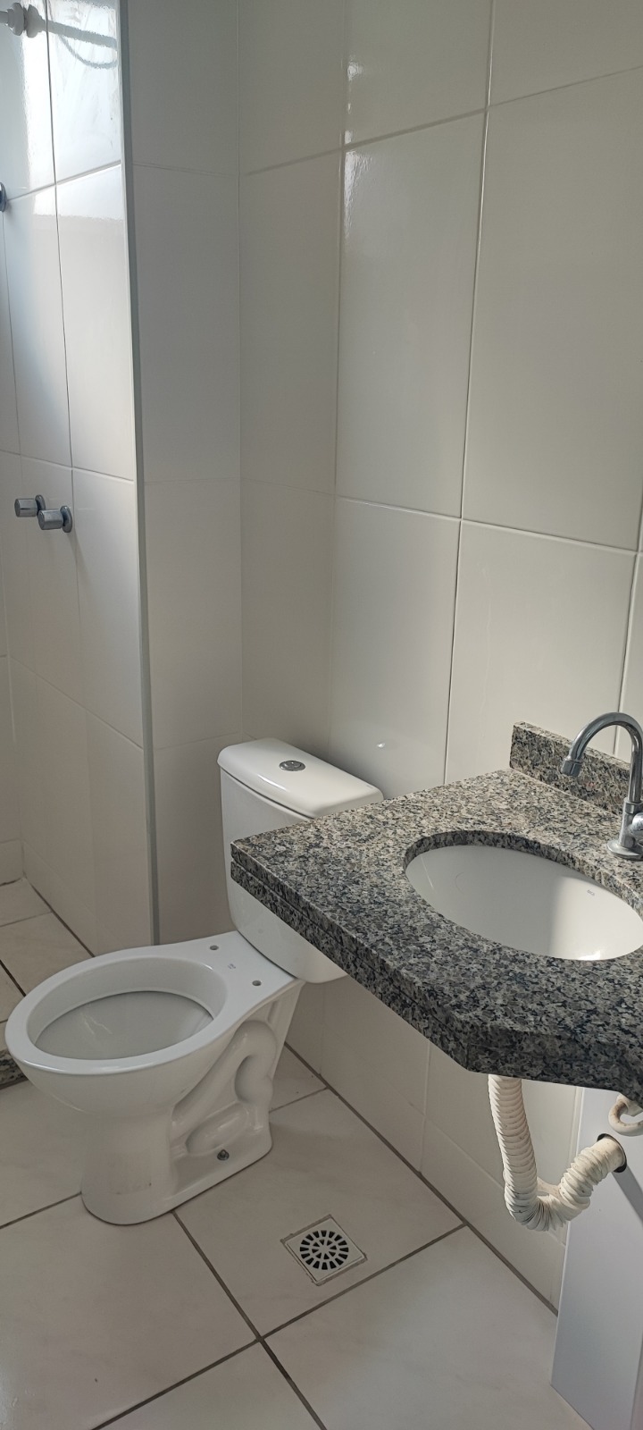 Apartamento 2 Quartos Vazio em Condomínio - Itaboraí/RJ