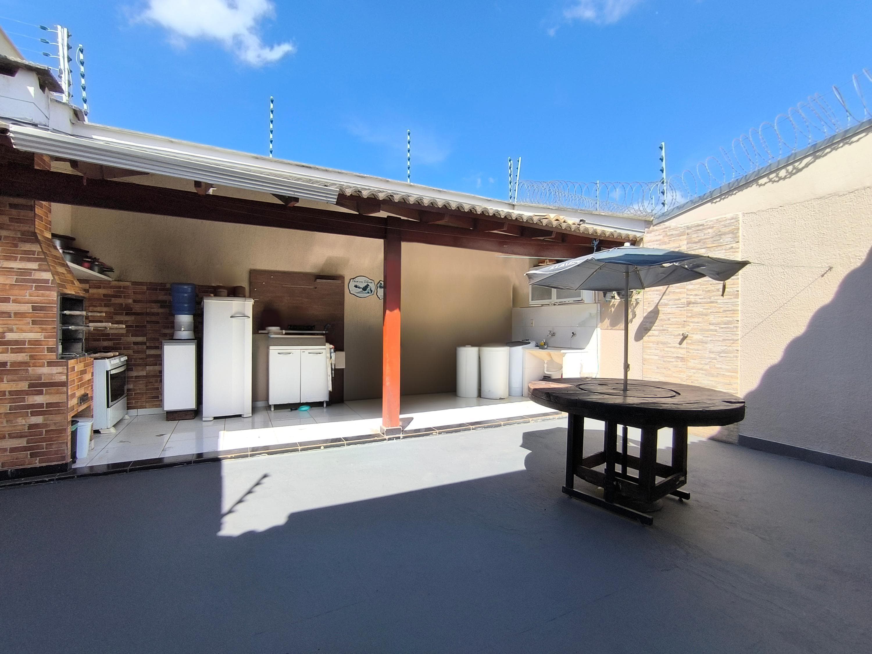 Vende-se casa no bairro Cidade Jardim