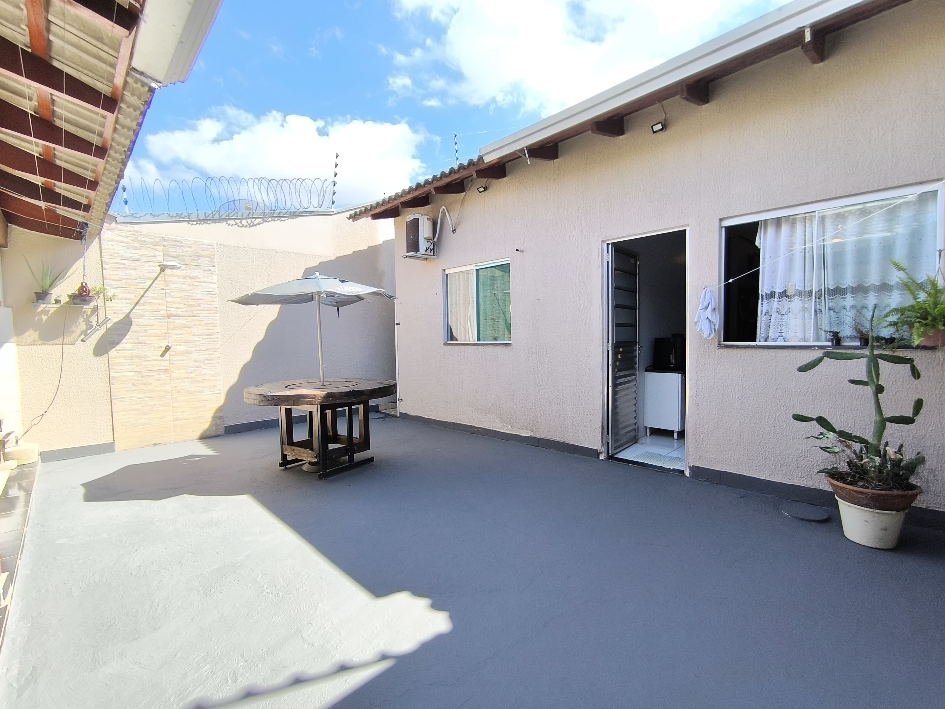 Vende-se casa no bairro Cidade Jardim