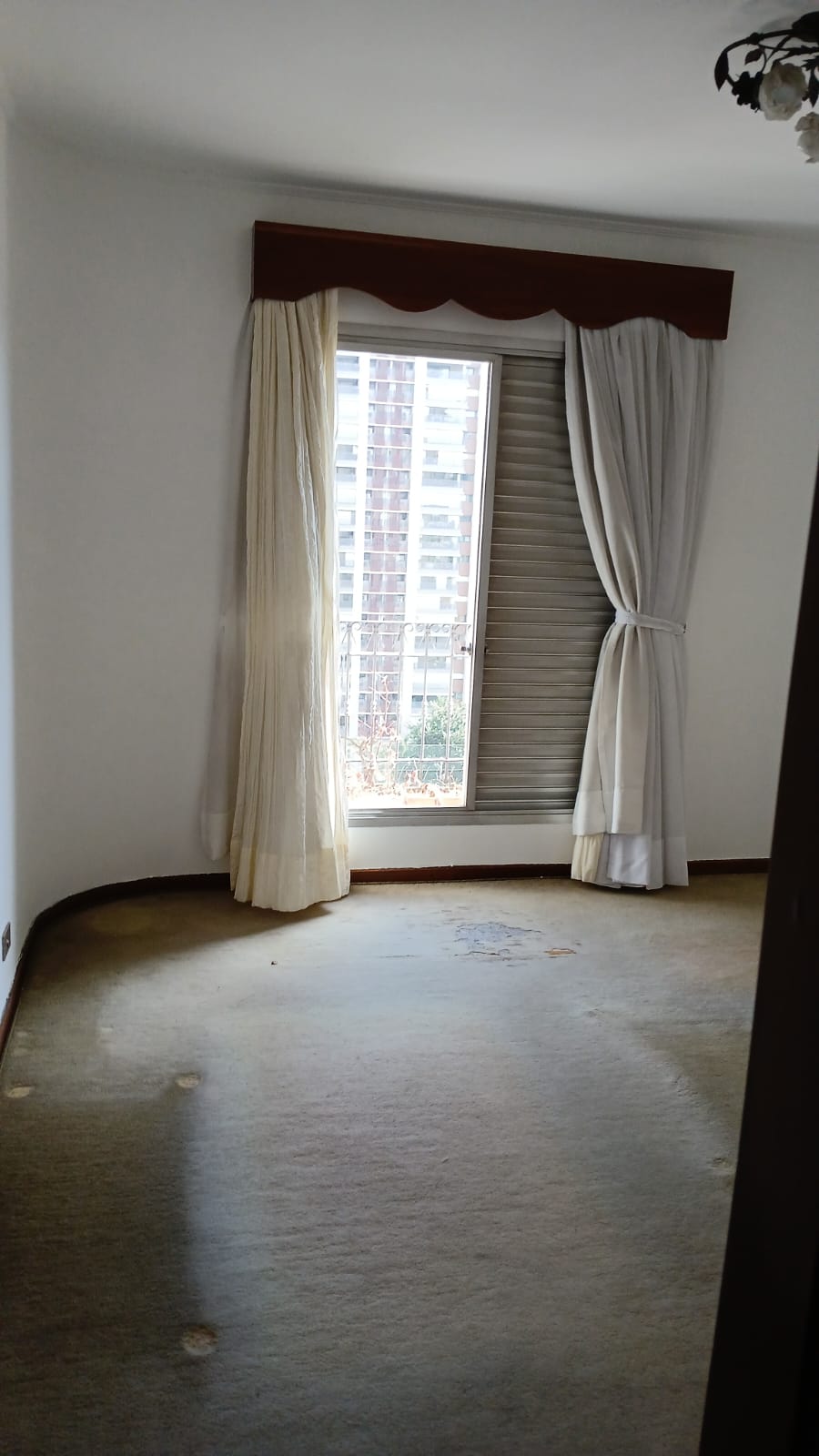 Amplo Apto para Locação em Perdizes – 220m² com 3 Dormitórios e 2 Vagas