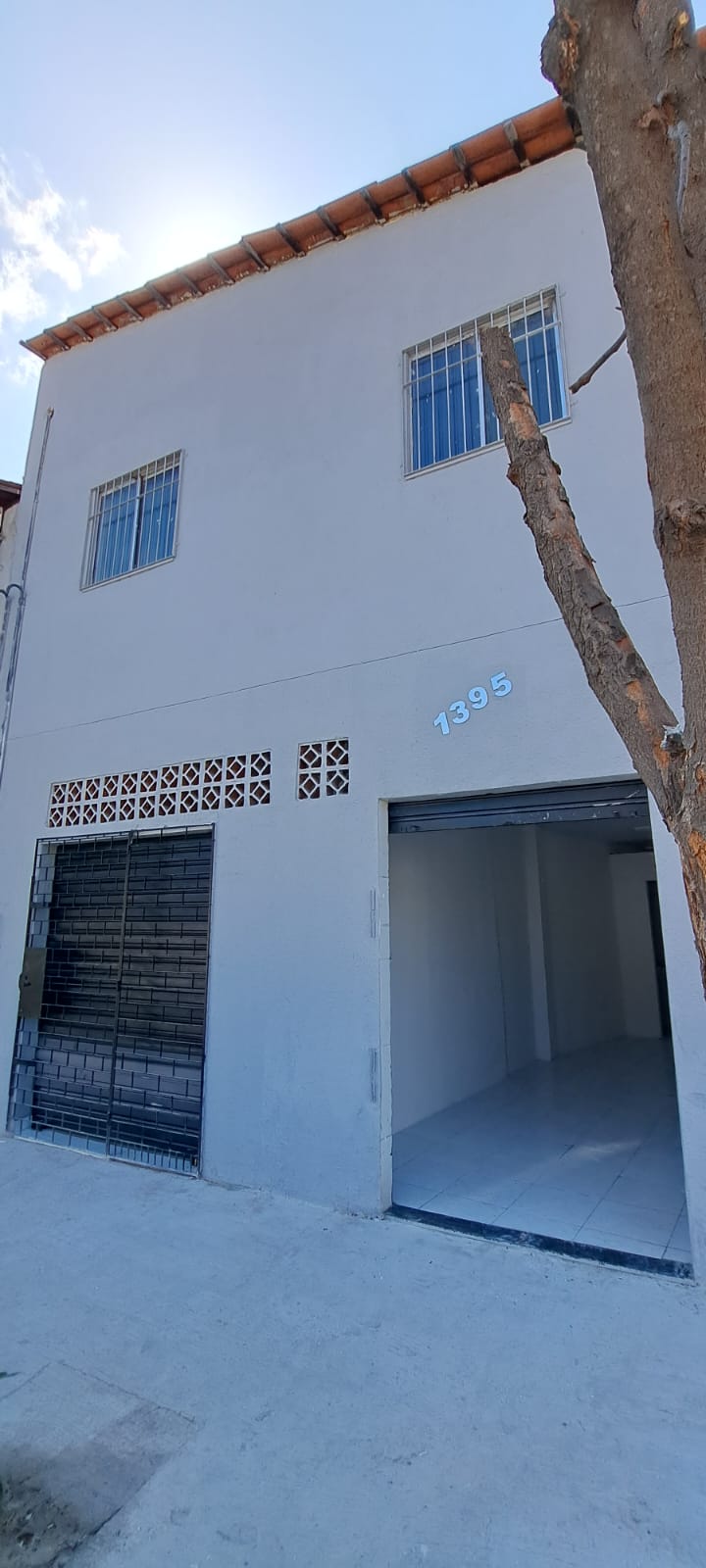 Casa com 02 pontos Comercias - 90 m²