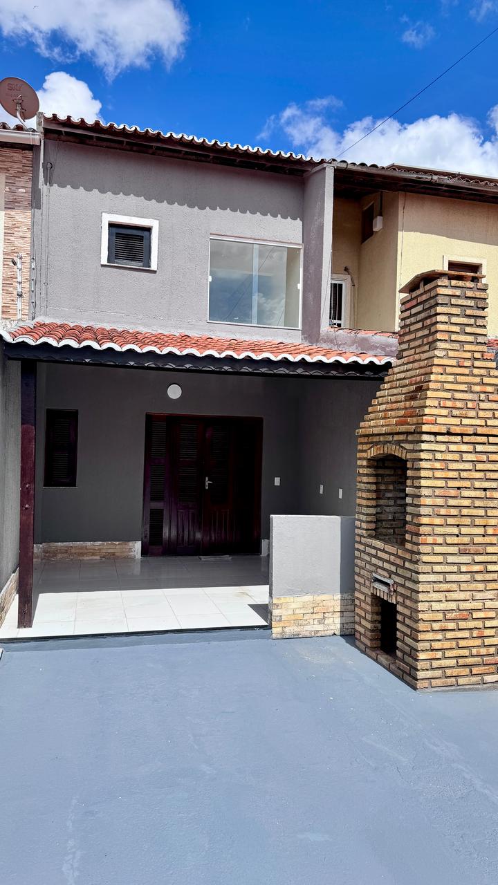 Casa Duplex com 03 quartos, 02 suítes e vaga para 03 carros - PLANALTO AYRTON SENNA