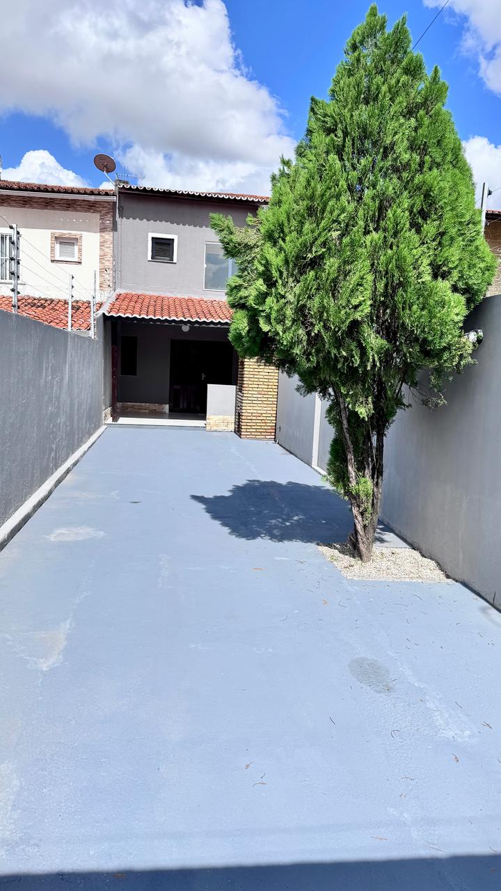 Casa Duplex com 03 quartos, 02 suítes e vaga para 03 carros - PLANALTO AYRTON SENNA