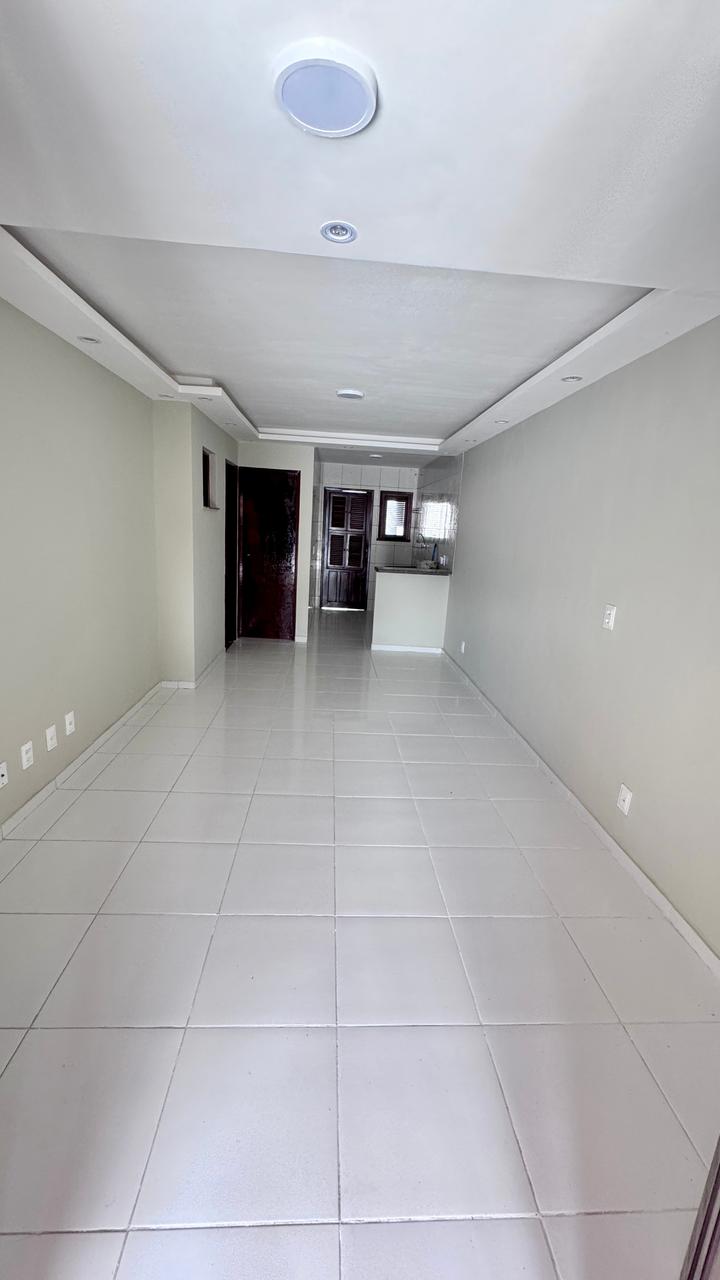Casa Duplex com 03 quartos, 02 suítes e vaga para 03 carros - PLANALTO AYRTON SENNA