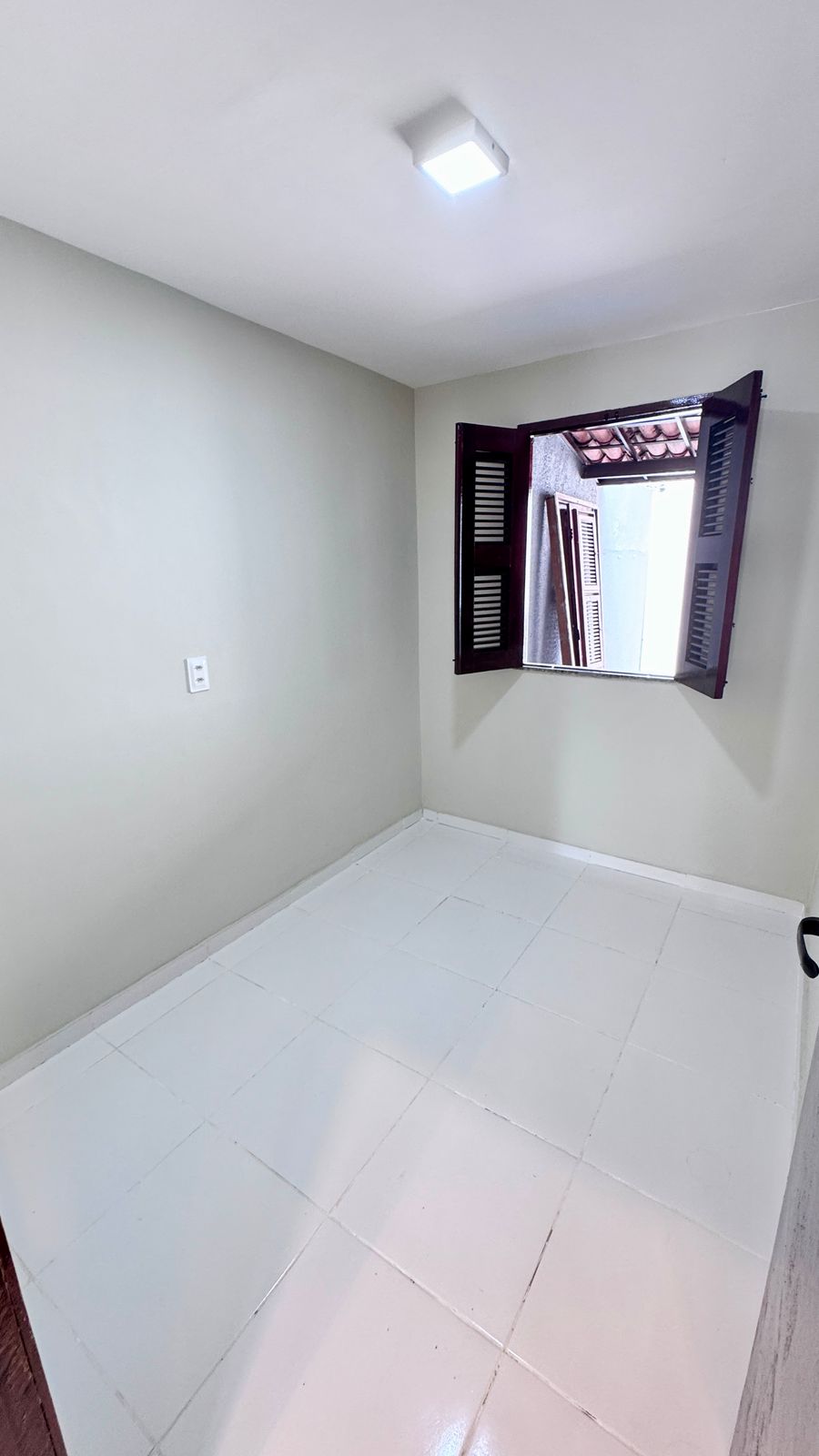 Casa Duplex com 03 quartos, 02 suítes e vaga para 03 carros - PLANALTO AYRTON SENNA