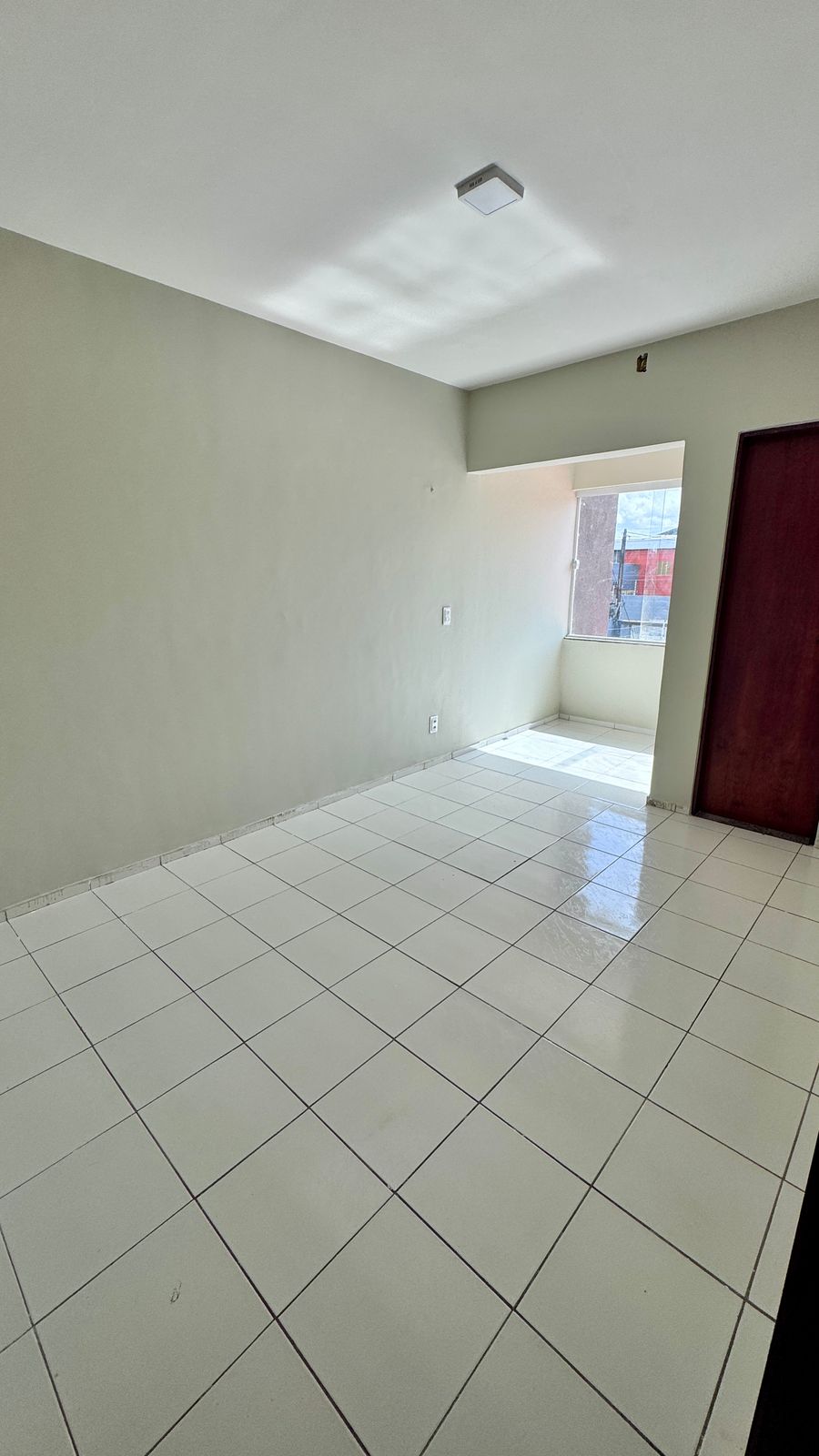 Casa Duplex com 03 quartos, 02 suítes e vaga para 03 carros - PLANALTO AYRTON SENNA