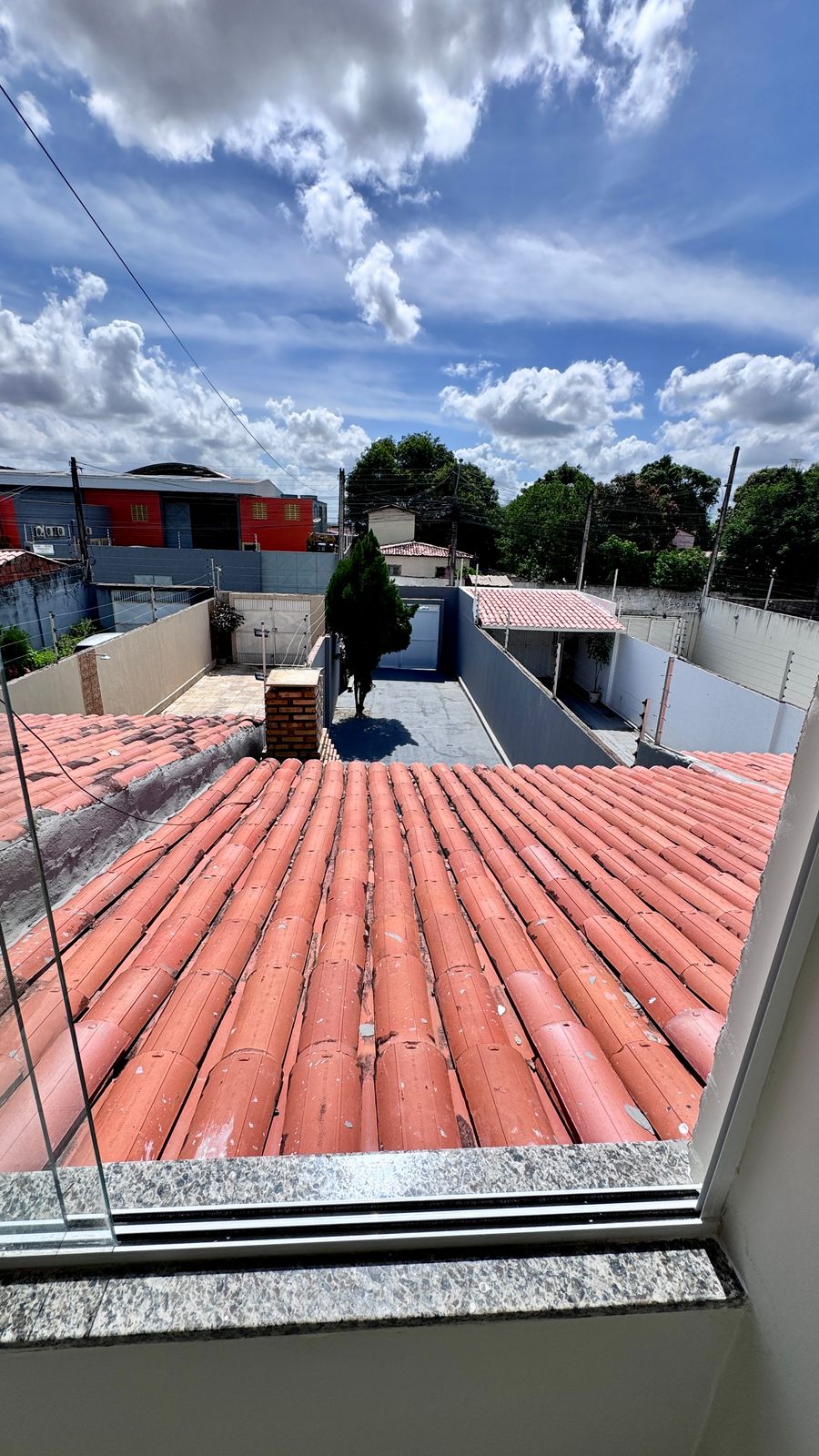 Casa Duplex com 03 quartos, 02 suítes e vaga para 03 carros - PLANALTO AYRTON SENNA