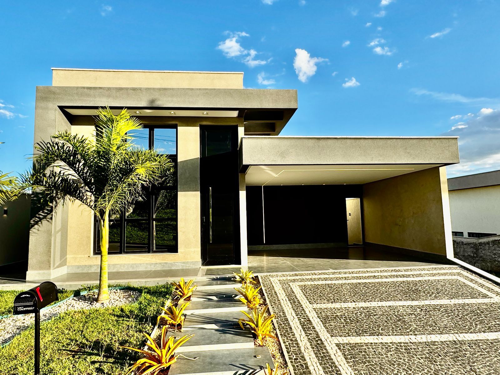 https://arquivos.colibex.com.br/arquivos/90821725/imoveis/229183130/1741888193902_1000789038_jpg.jpg