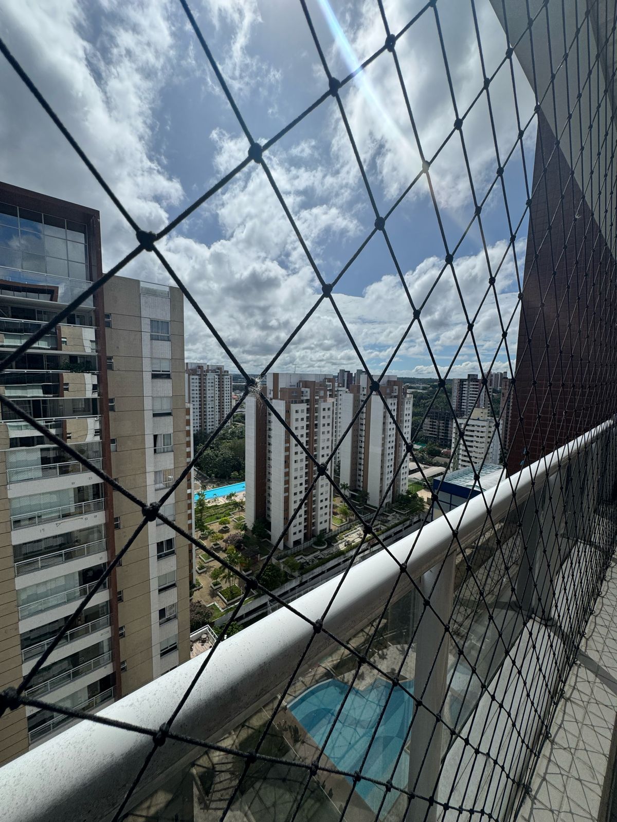 Condomínio Vista do Sol – Aleixo - Apartamento 3 suítes - Andar alto! 