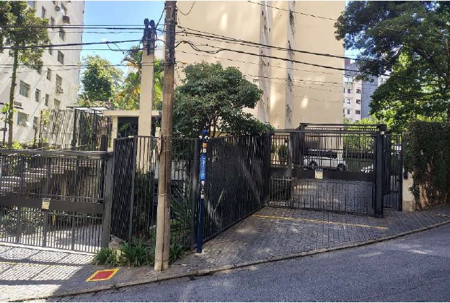 Apartamento com 131,72m² e 01 vaga