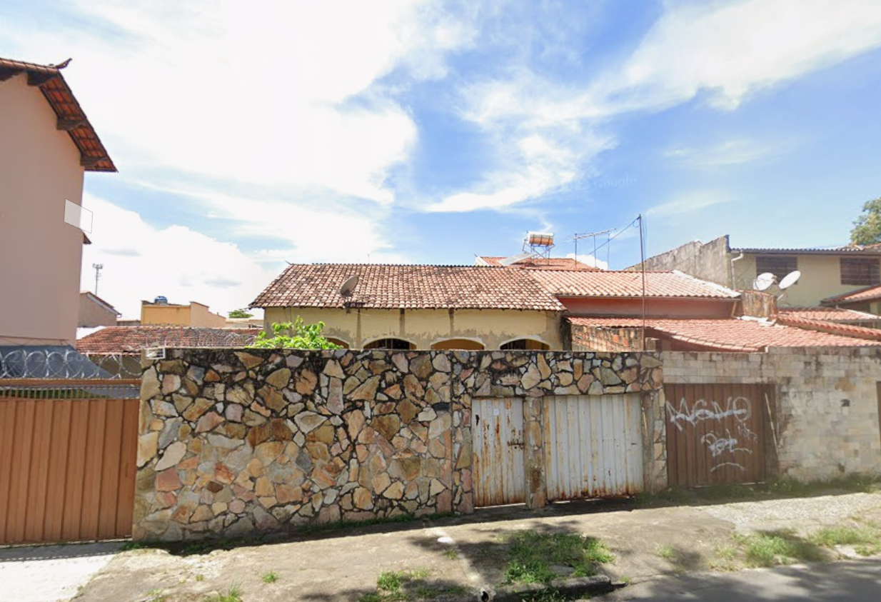 Casa c/ 03 qtos e 01 vaga de garagem