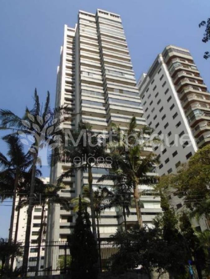 Apartamento + 3 vagas