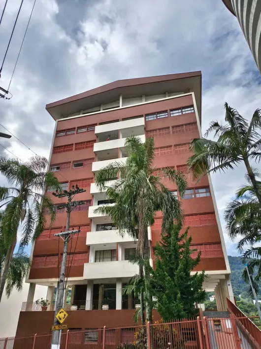 Apartamento e uma garagem no edifício alpino - centro / águas de lindóia