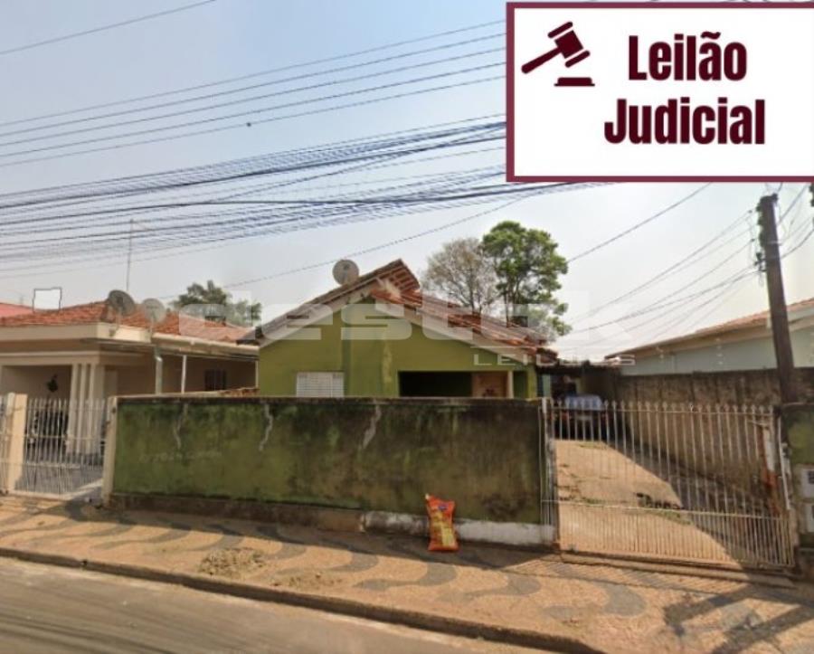 Duas casas no leme/sp