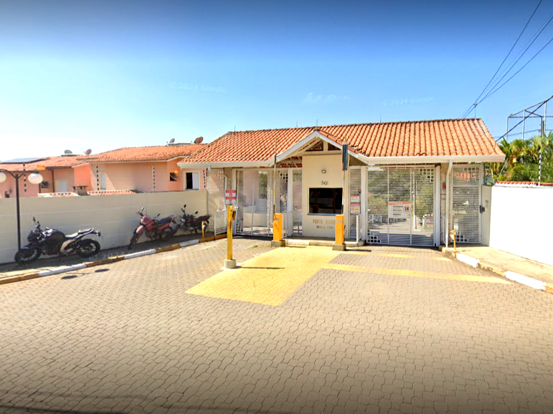 Casa em cotia em 230,53 m²
