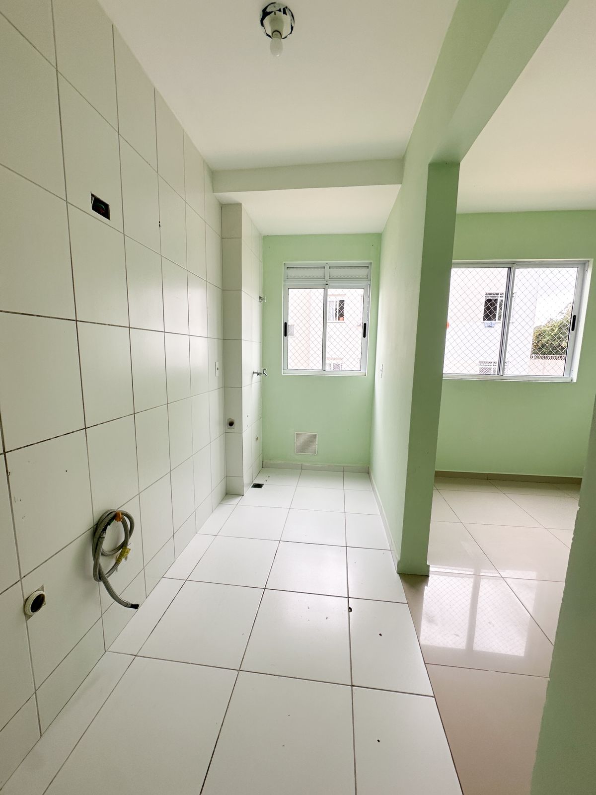 Apartamento à Venda no Tindiquera, Araucária - 2 Quartos, 1 Vaga, 52m²