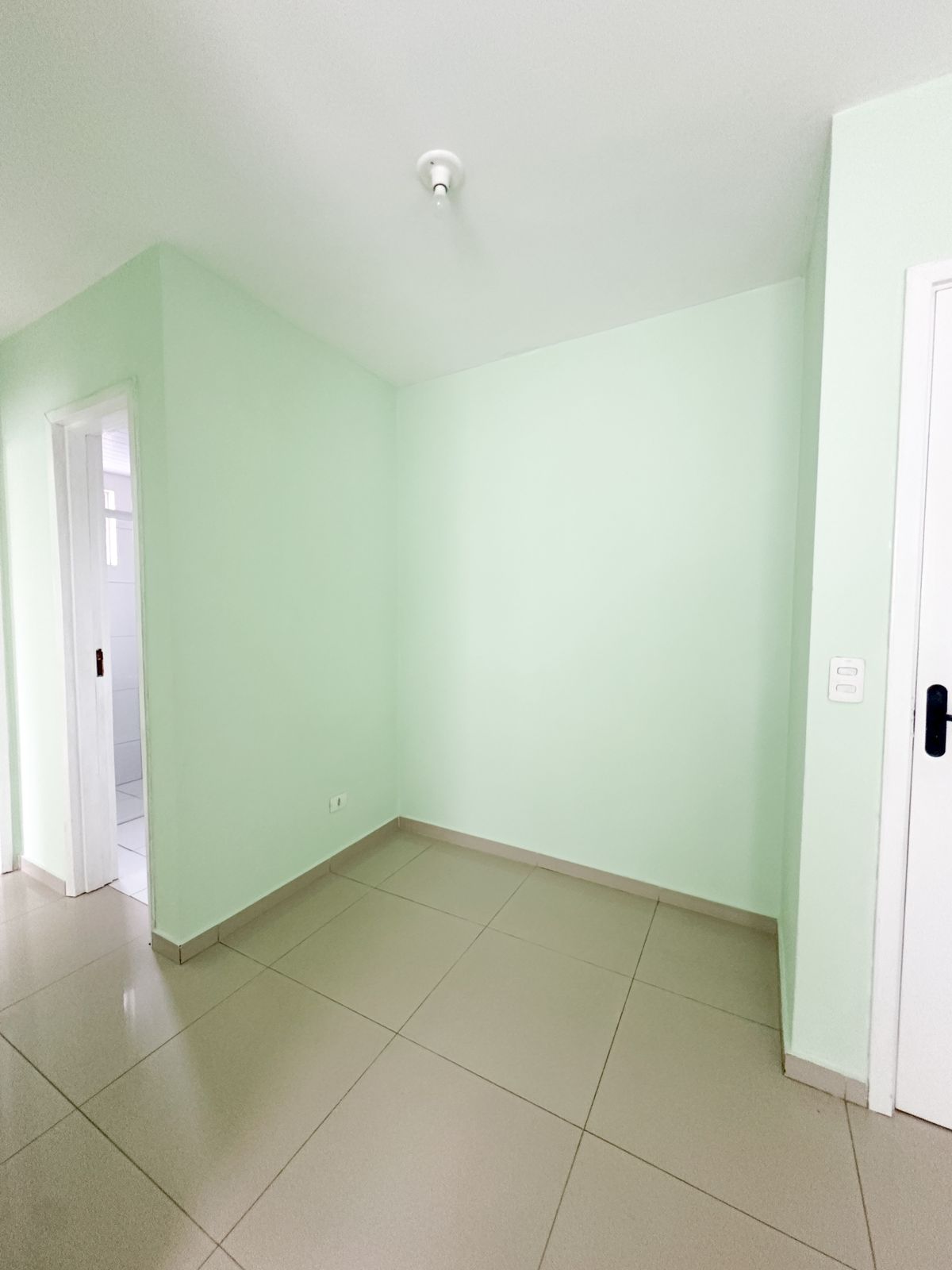 Apartamento à Venda no Tindiquera, Araucária - 2 Quartos, 1 Vaga, 52m²