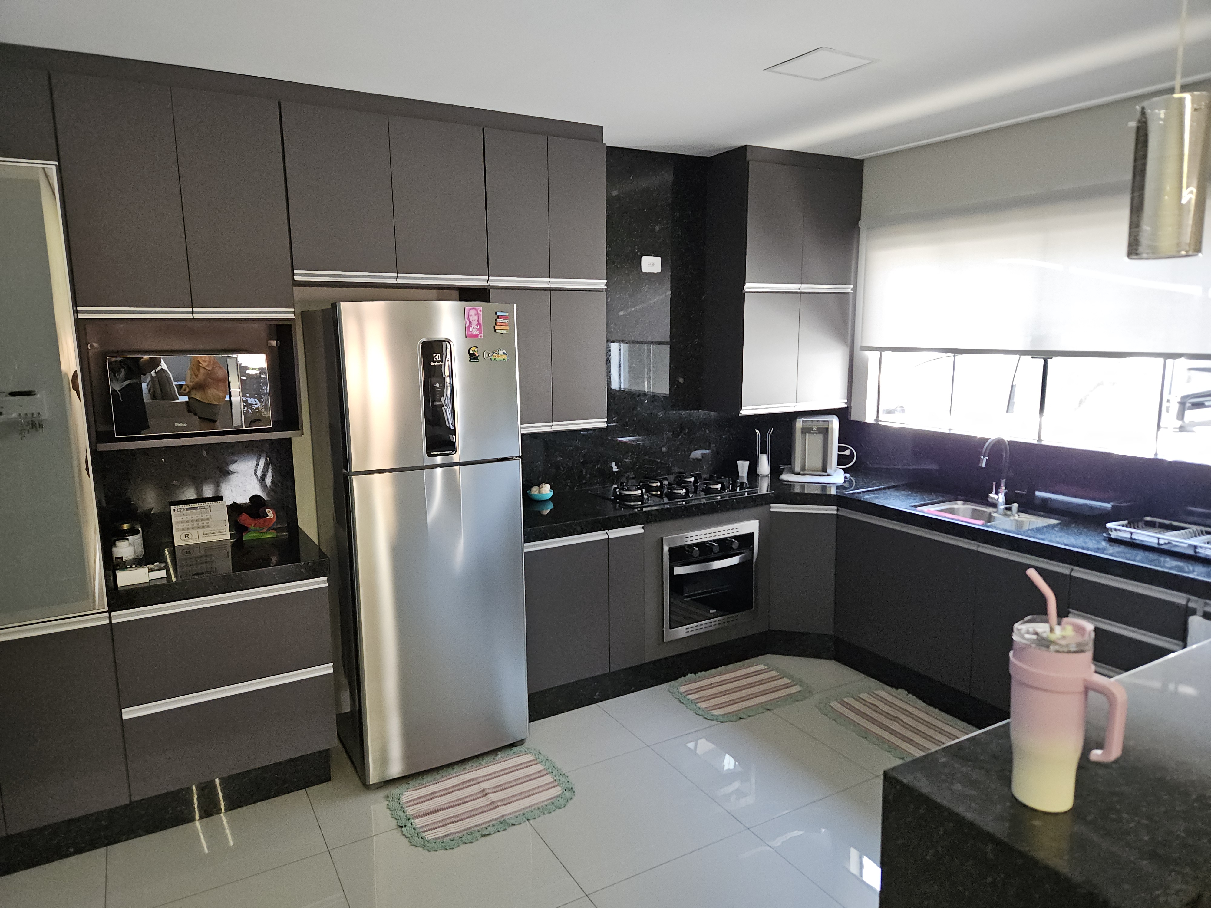 Casa à Venda em Maringá – Próxima à Av. Tuiuti Recém-Reformada, com 3 Quartos e Ambientes Amplos