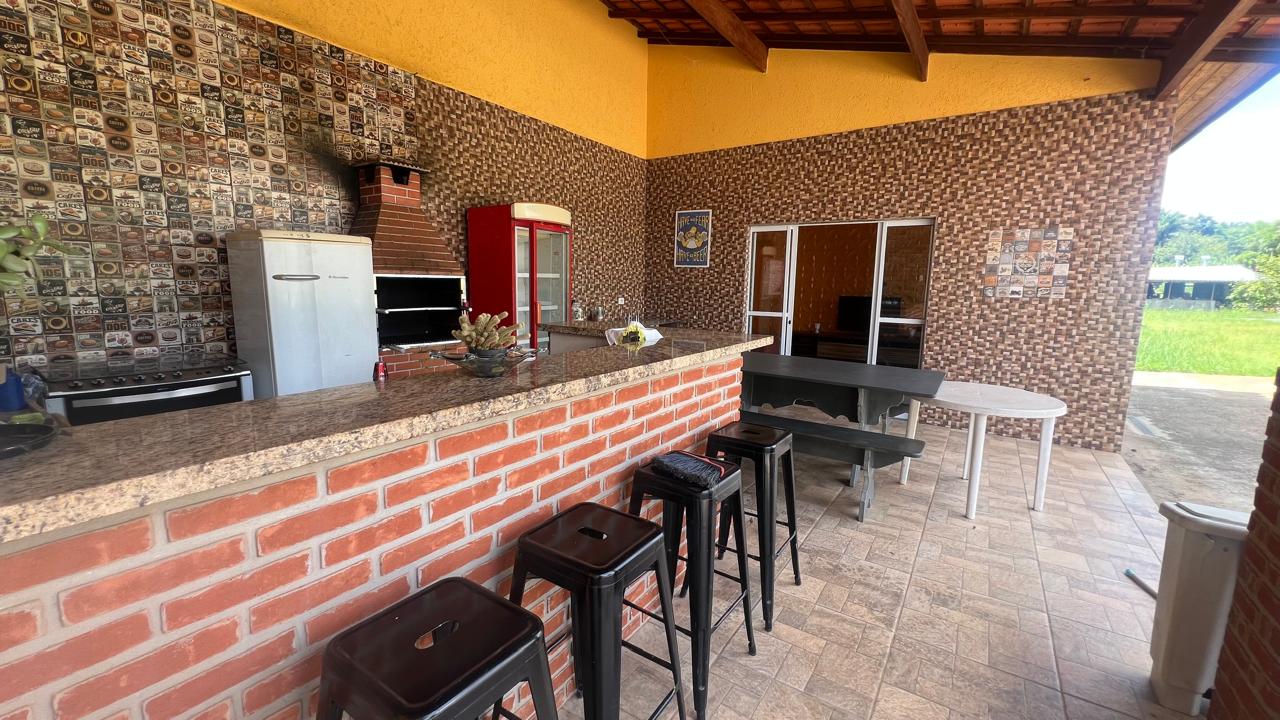 Chacara com Porteira fechada, 3 dormitórios e Piscina 