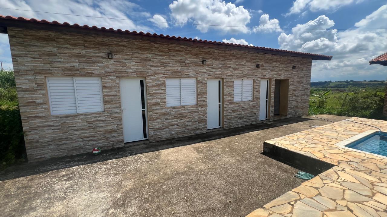 Chacara com Porteira fechada, 3 dormitórios e Piscina 