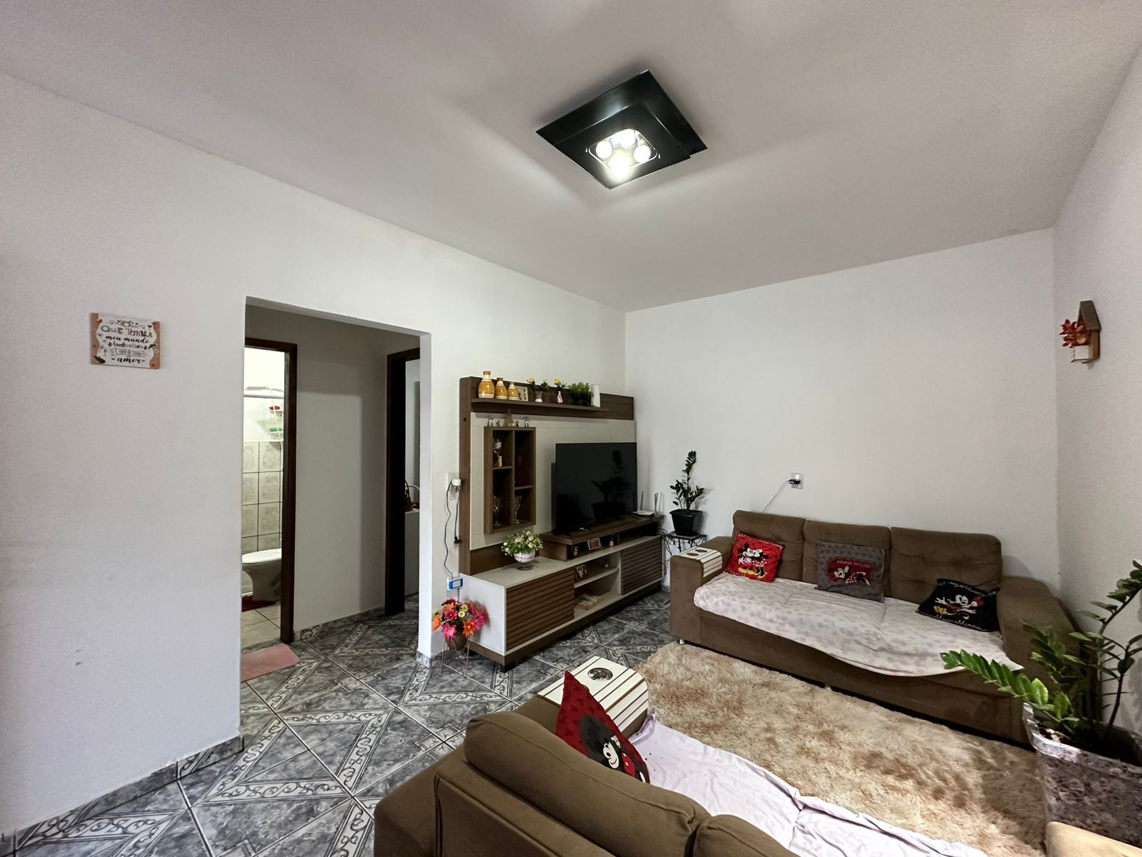 Casa com 2 Dormitórios no De Lorenzi, Quintal Amplo