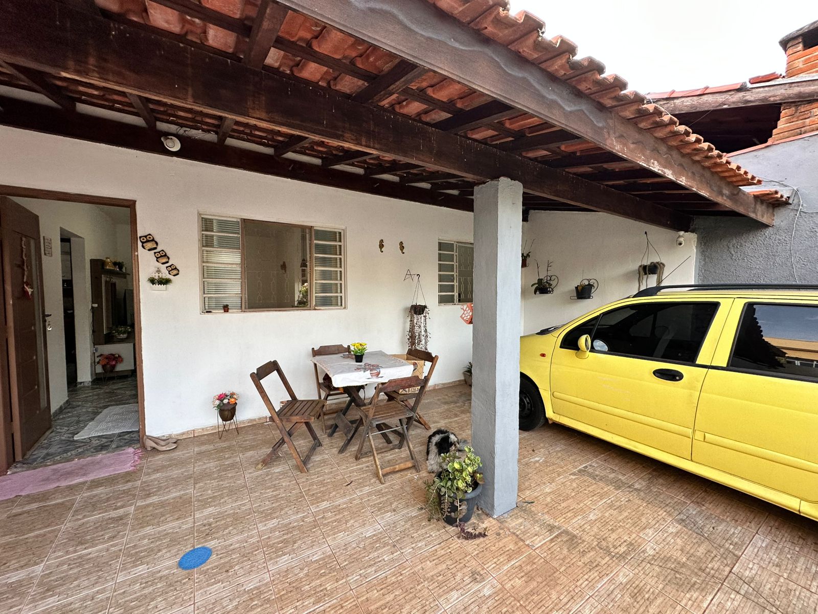 Casa com 2 Dormitórios no De Lorenzi, Quintal Amplo