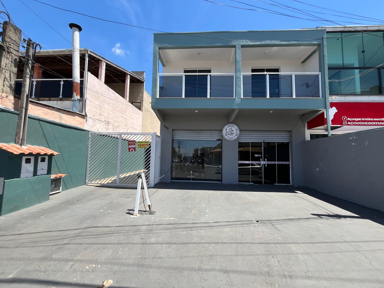 Sobrado Comercial no De Lorenzi com 4 Dormitórios