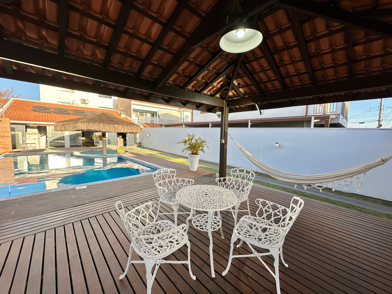 Chácara no centro da cidade com Piscina