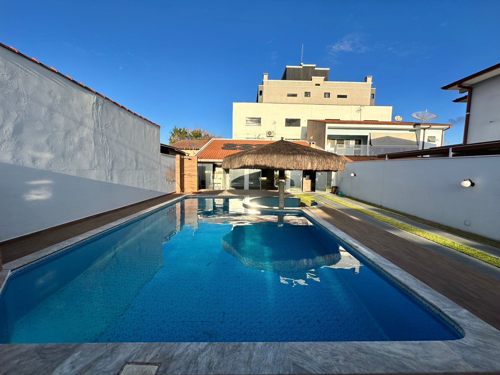 Chácara no centro da cidade com Piscina
