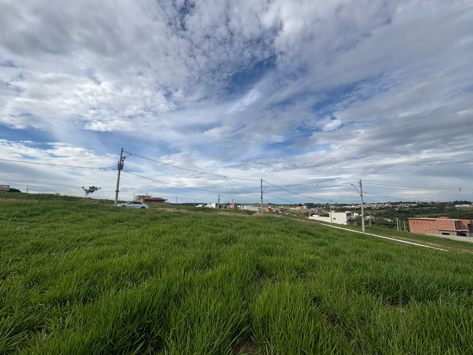 Terreno em condomínio com ótima topografia.