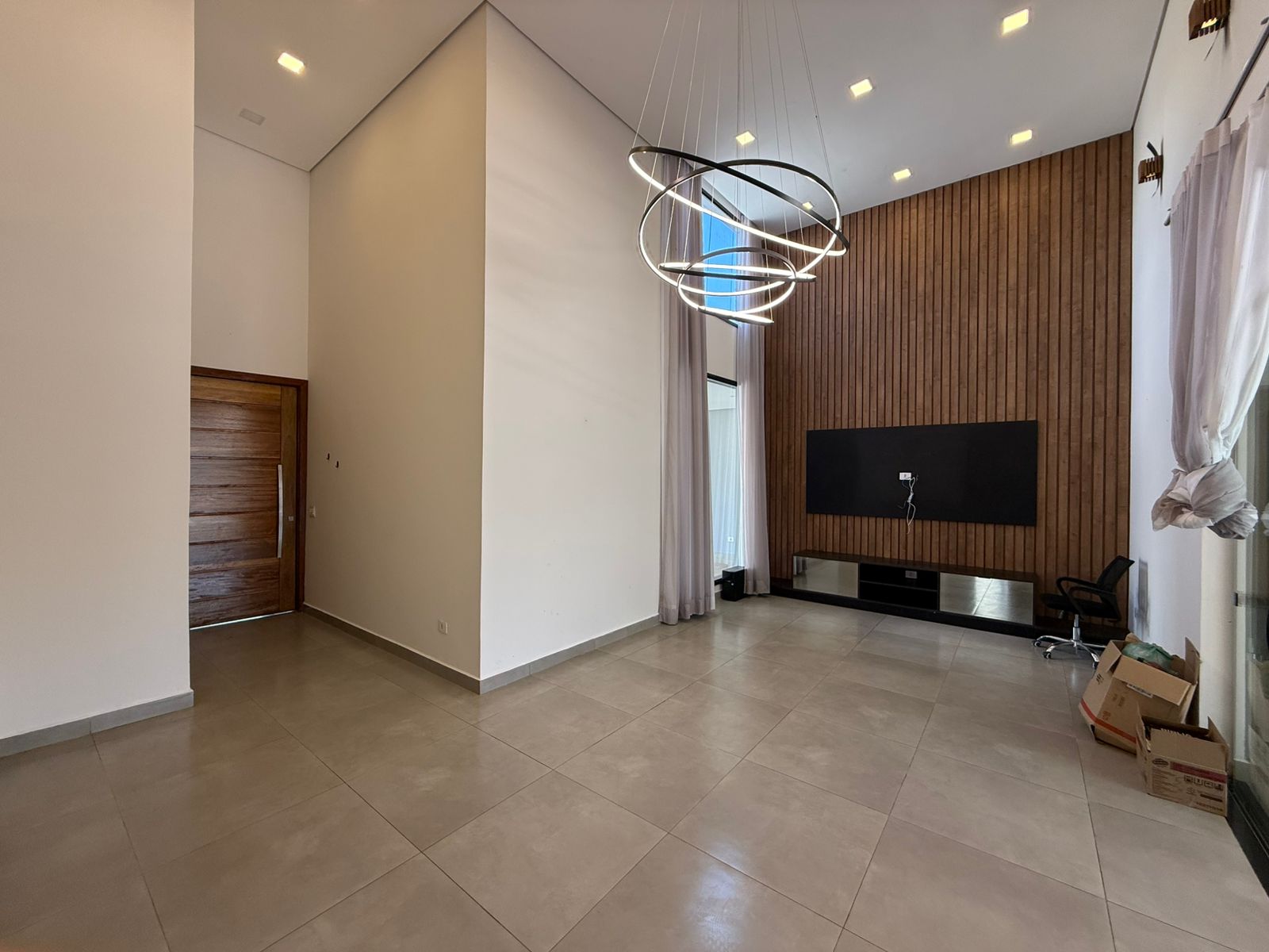 Casa com Hidromassagem no condomínio Portal Ville Gardênia 