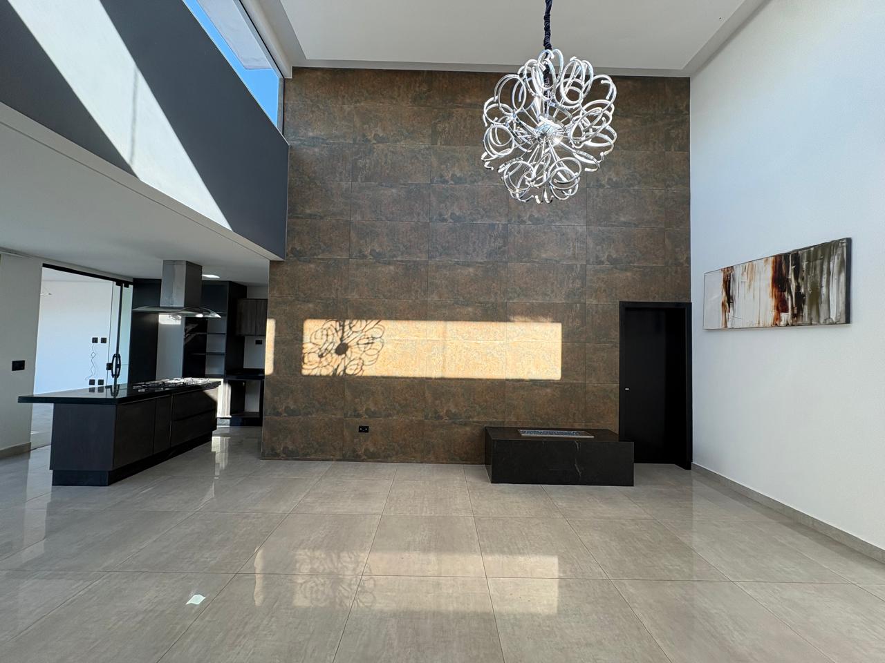 CASA COM 4 SUITES NO PORTAL DAS ESTRELAS 
