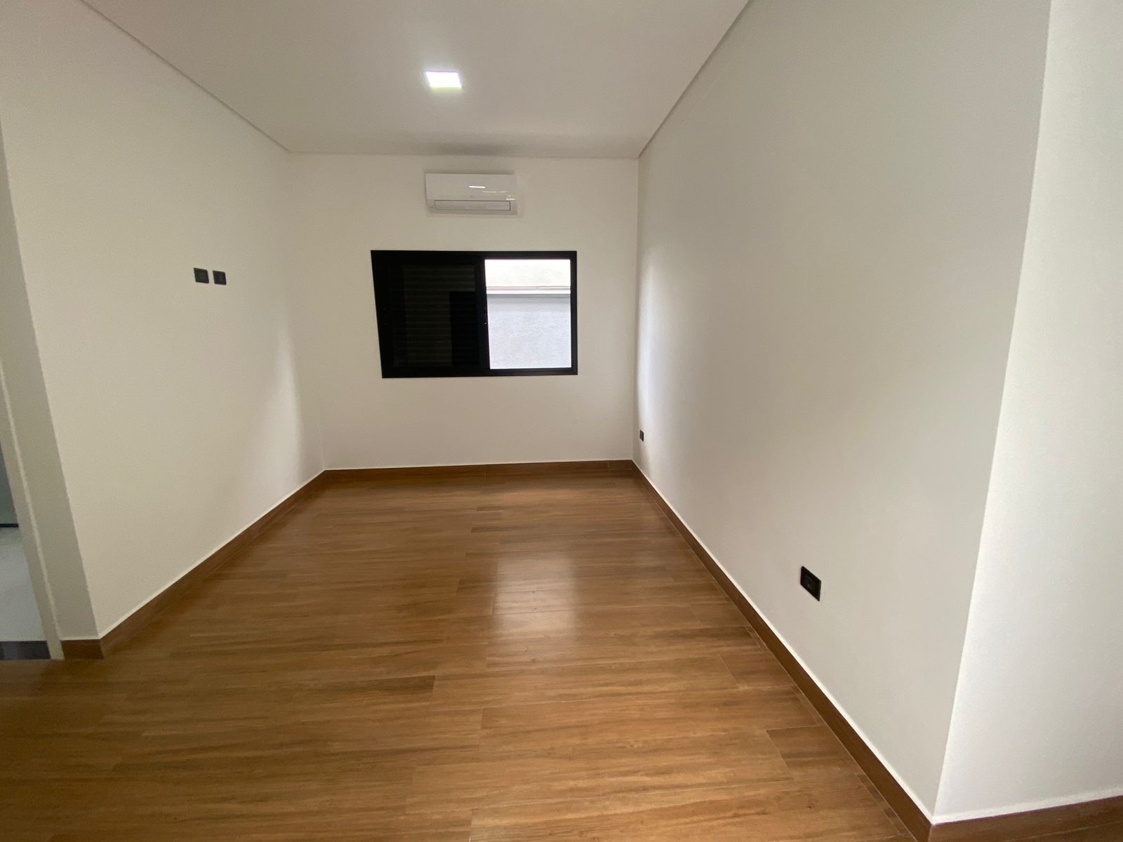 Linda Casa em condomínio no Portal Ville Gardênia em Boituva
