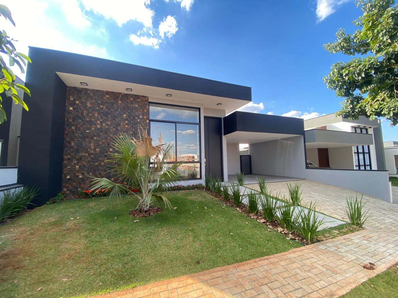 Linda Casa em condomínio no Portal Ville Gardênia em Boituva