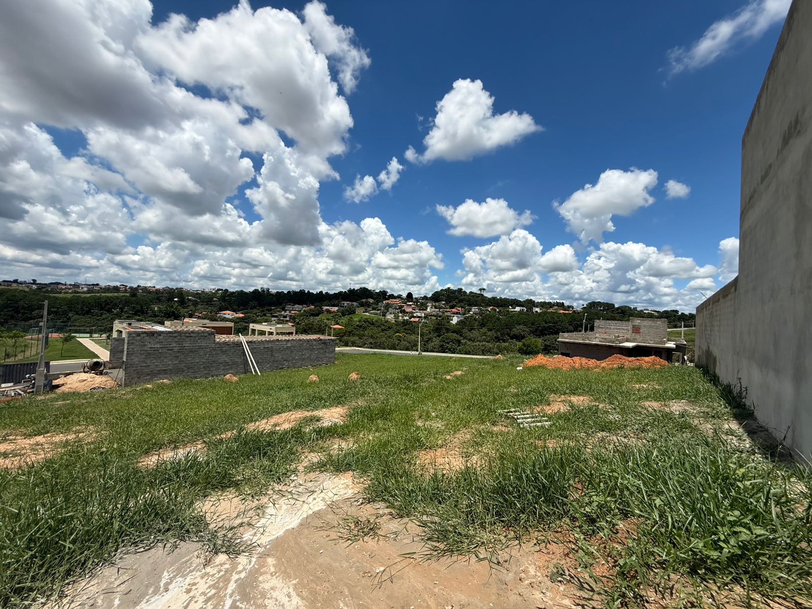 Terreno no condomínio Reserva dos ipês