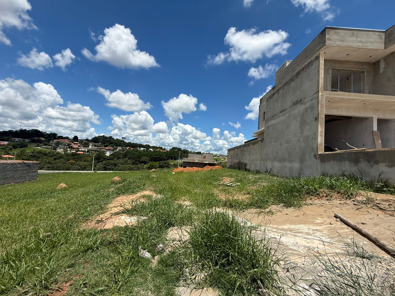 Terreno no condomínio Reserva dos ipês