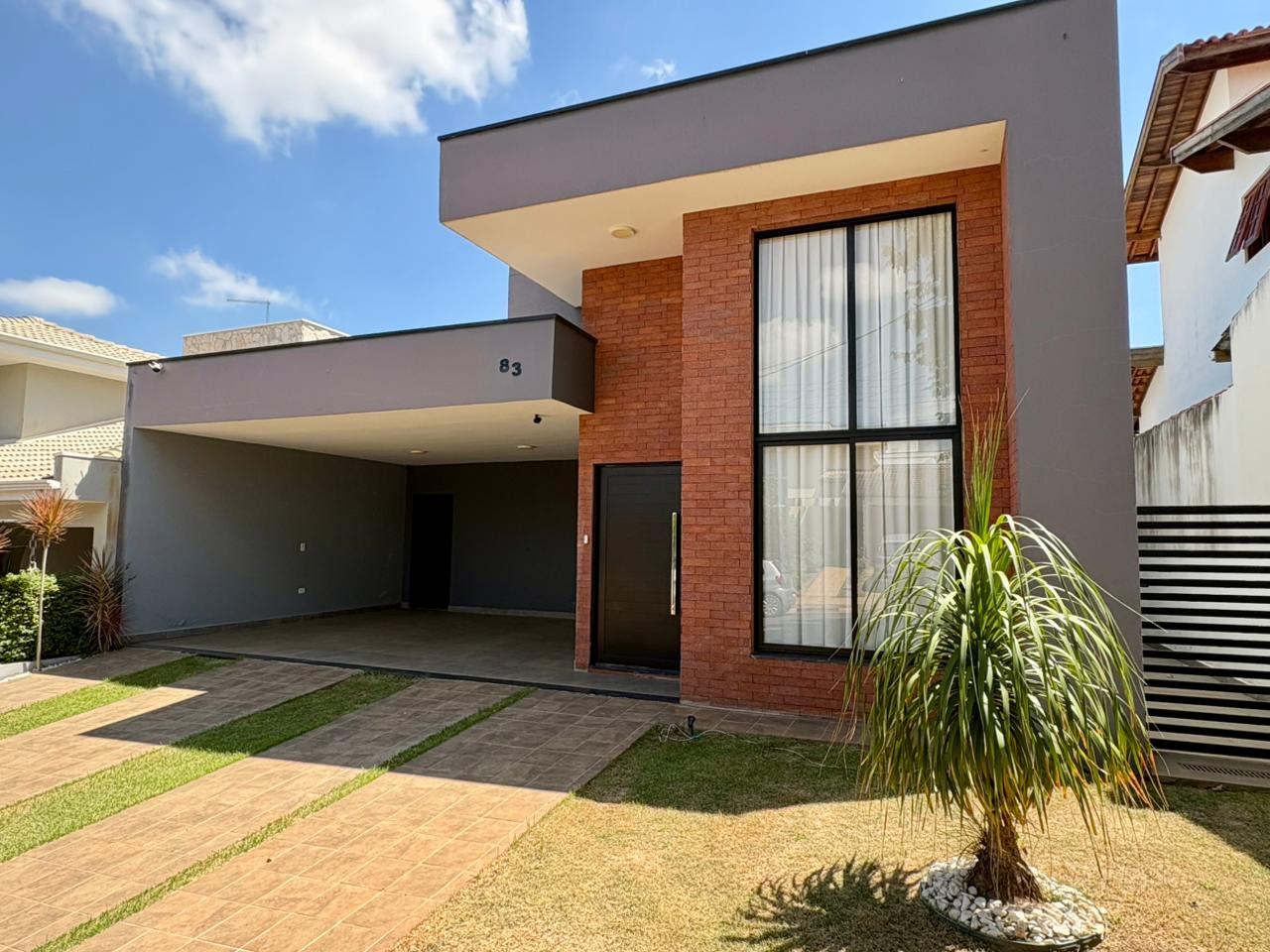 Casa em condomínio no Portal dos pássaros