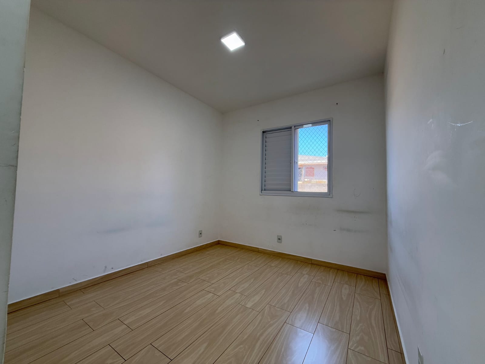 Apartamento em Condomínio no Recanto dos pássaros 
