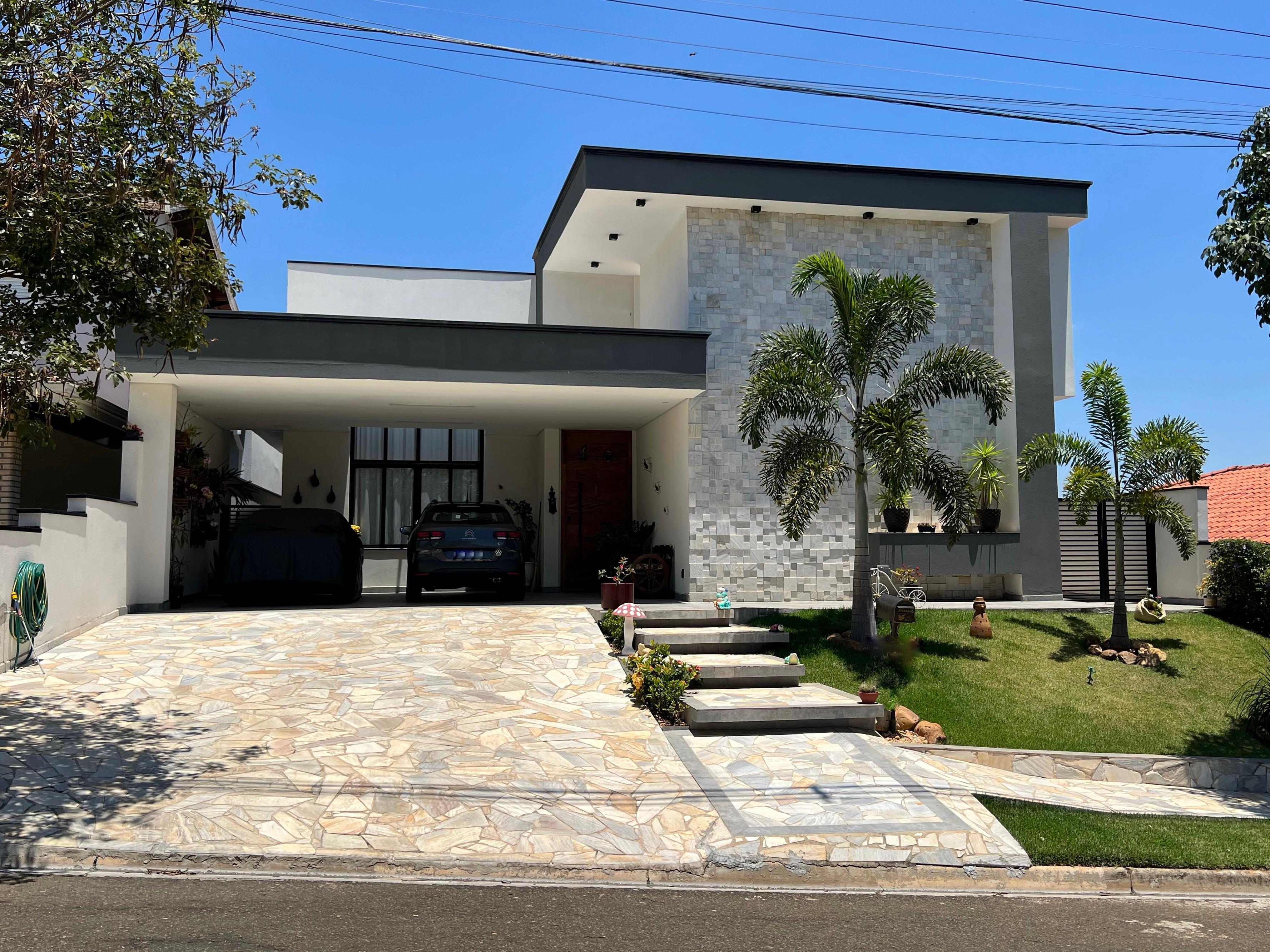 Casa Moderna em condomínio no Portal das Estrelas