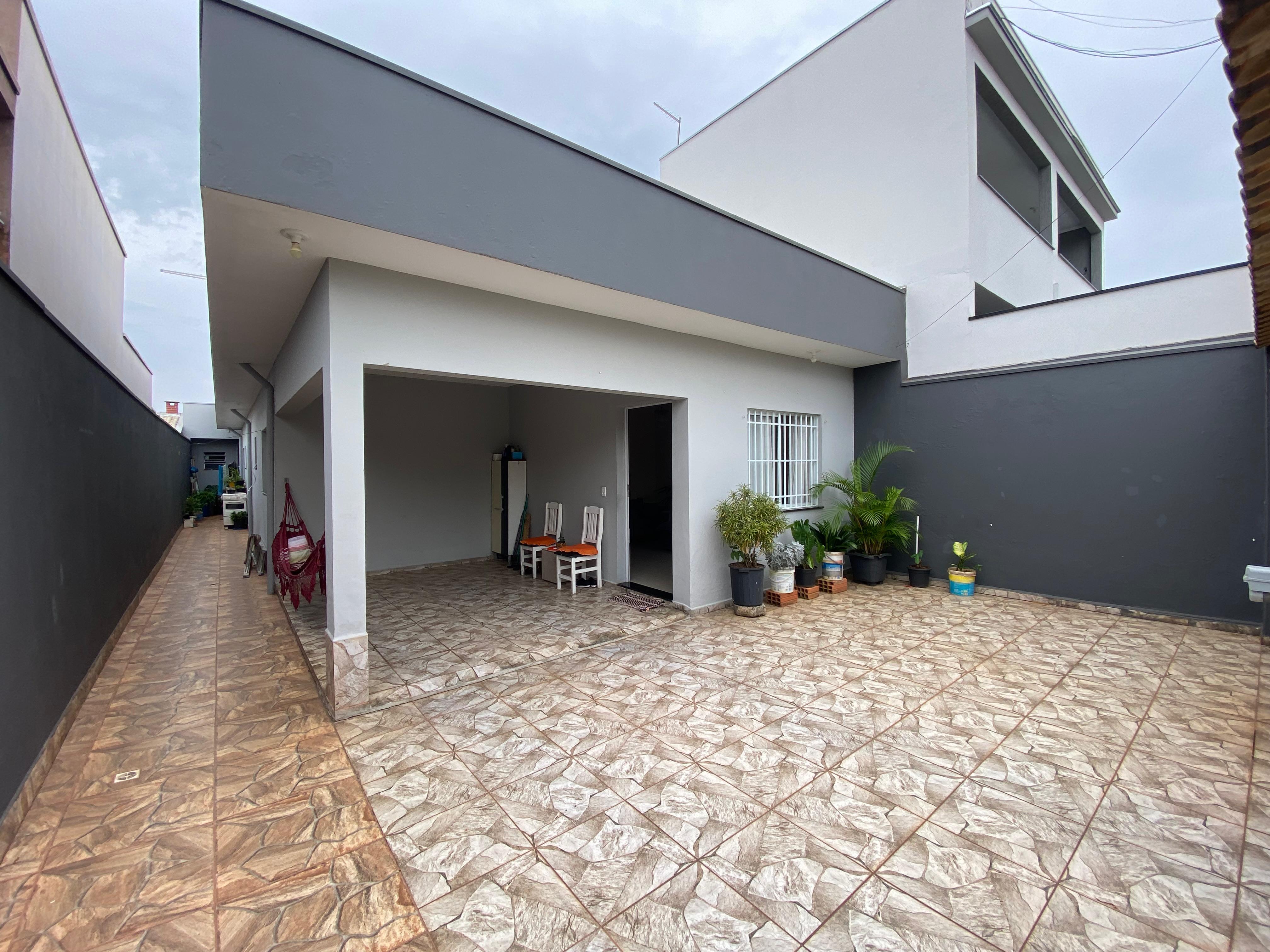 Casa à Venda no Bairro Vitiello – 3 Quartos, 1 Suíte e Área Gourmet