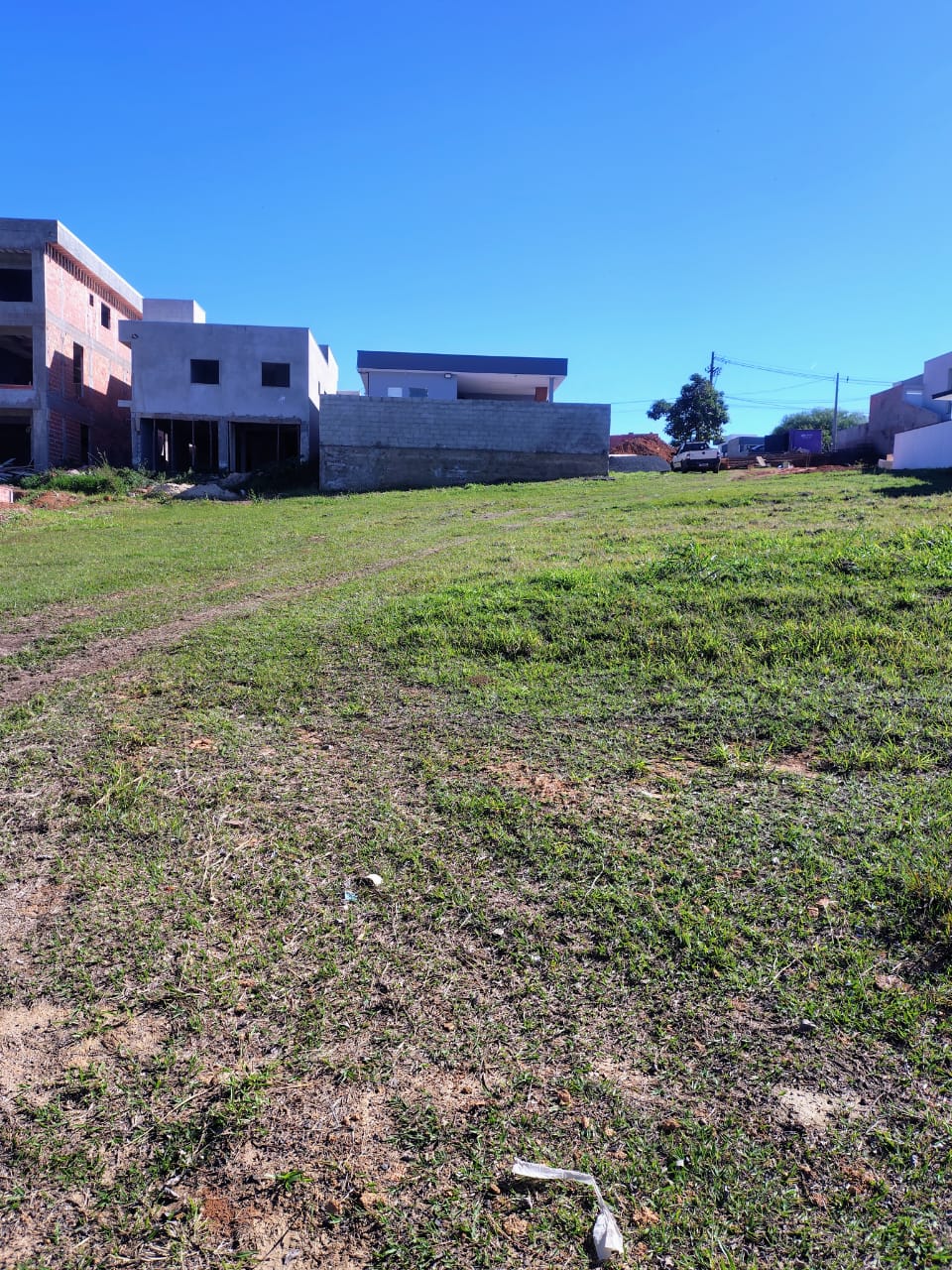 Terreno em condomínio no Condomínio Solaris em Boituva 