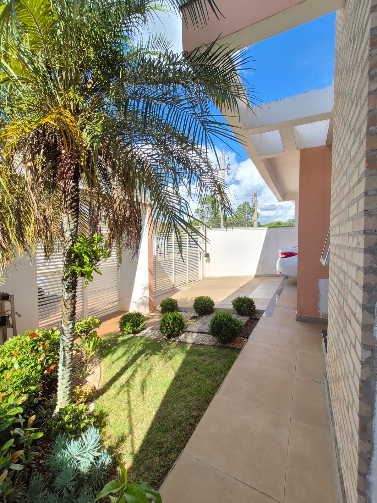 Casa Moderna com Piscina no Jardim Residencial Primavera III – Boituva