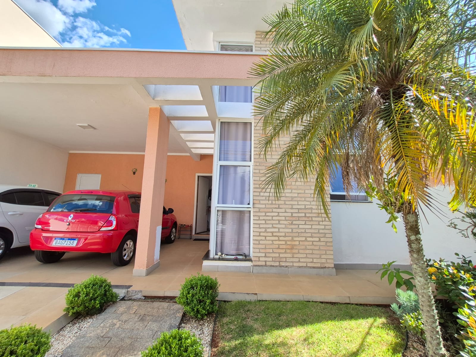 Casa Moderna com Piscina no Jardim Residencial Primavera III – Boituva