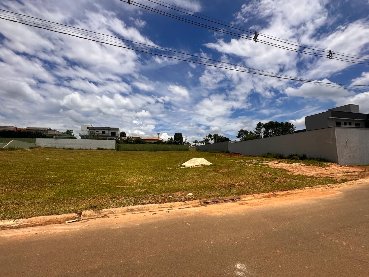 Terreno em condomínio no Condomínio São José em Boituva