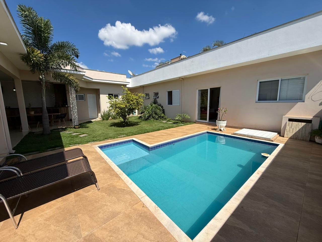 Excelente Casa em condomínio