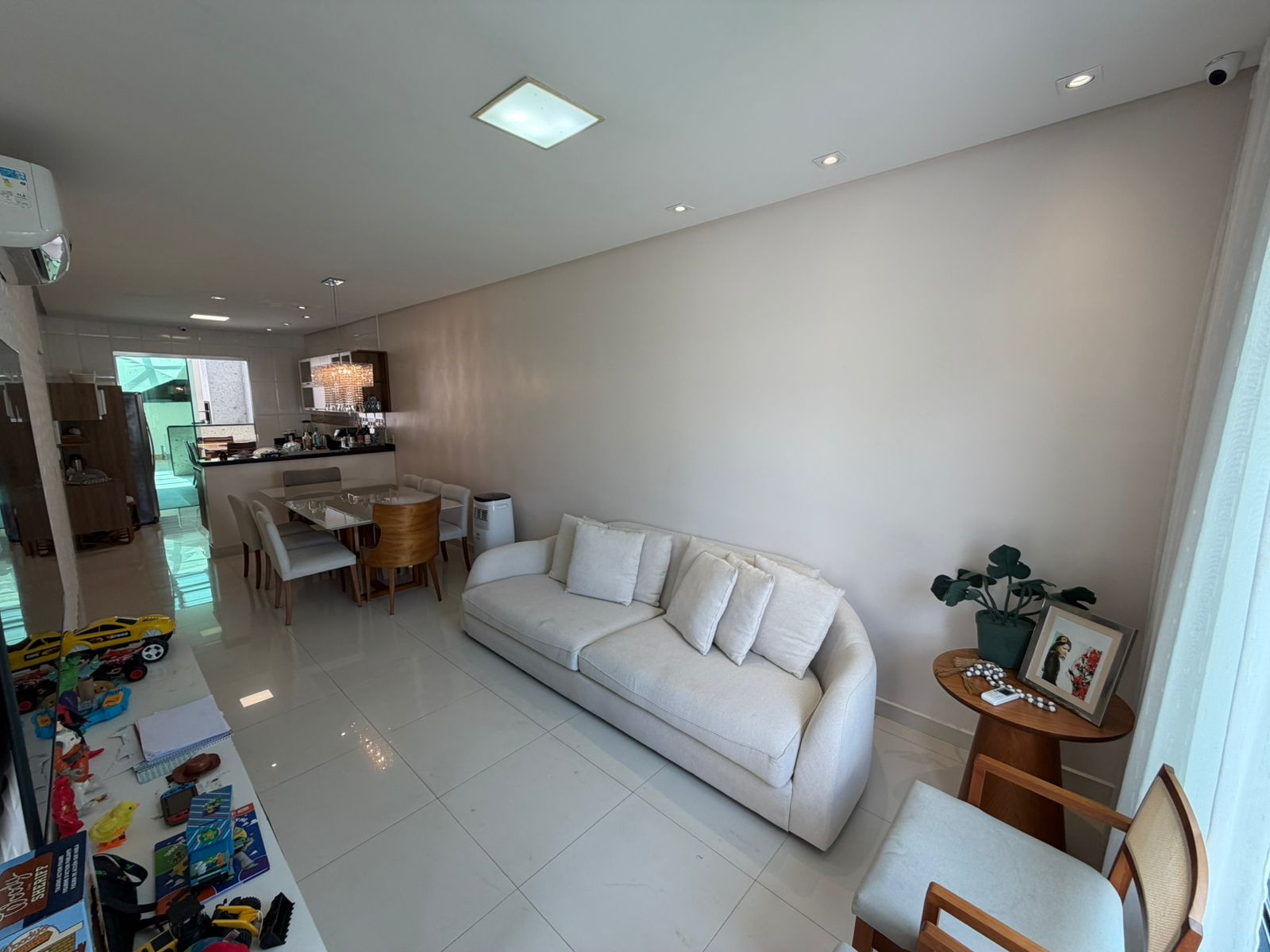 Vendo Casa Térrea com piscina - Cond. Forest Hill