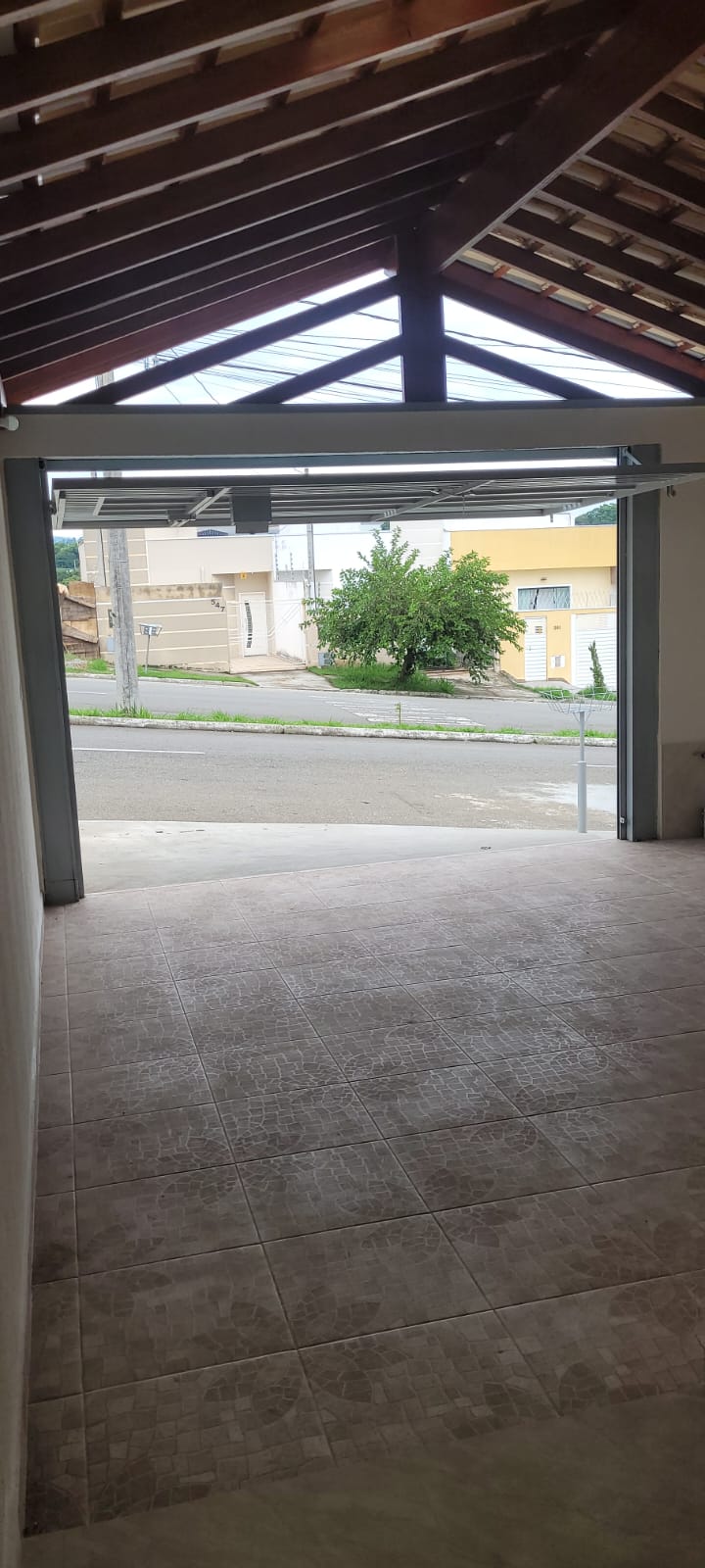 Casa à Venda no Jardim Oásis, Taubaté - 2 Quartos sendo 1 suíte. 